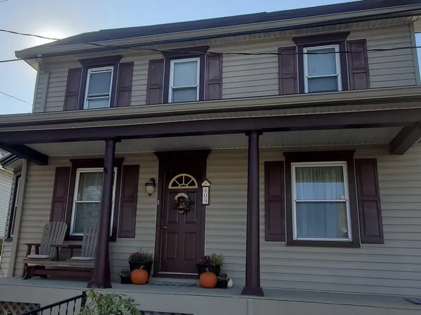 409 Kauffman St, Boiling Springs, PA 17007