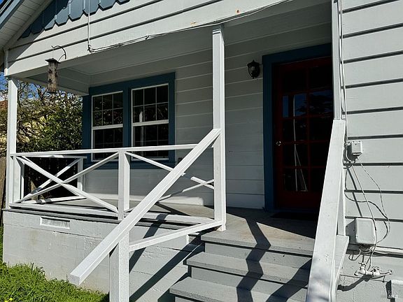 3rd image of 399 Winifred Street