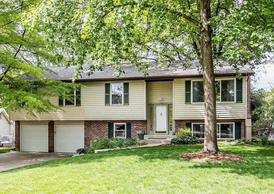 1st image of 1127 Hollin Ct
