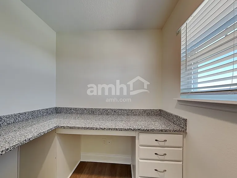 1328 Mount Logan Dr — Photo 12