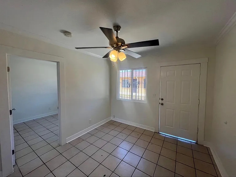 428 N Poplar Ave — Photo 1