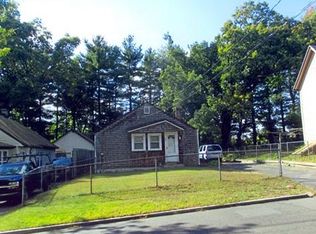 26 Ambrose St, Springfield, MA 01109