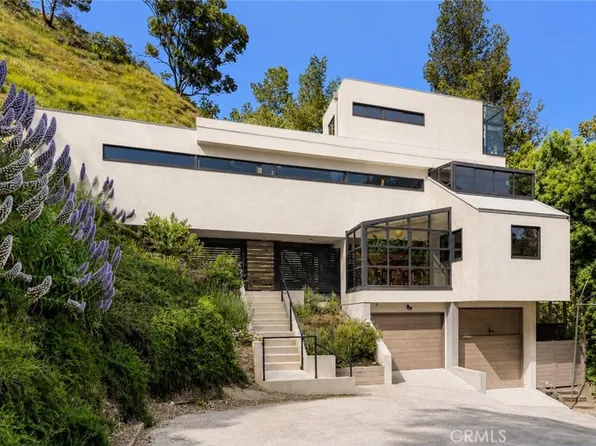10443 Corfu Ln, Los Angeles, CA 90077