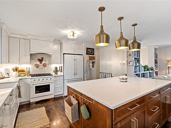 3rd image of 5642 Grand Pl