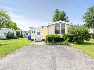 44 Del Ct W, Lockport, NY 14094