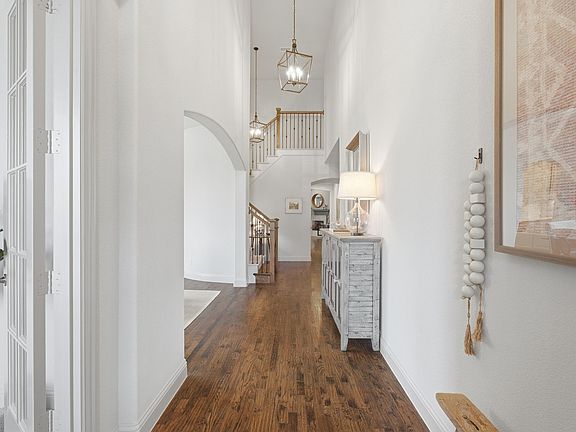 4th image of 3765 Norwood Ave