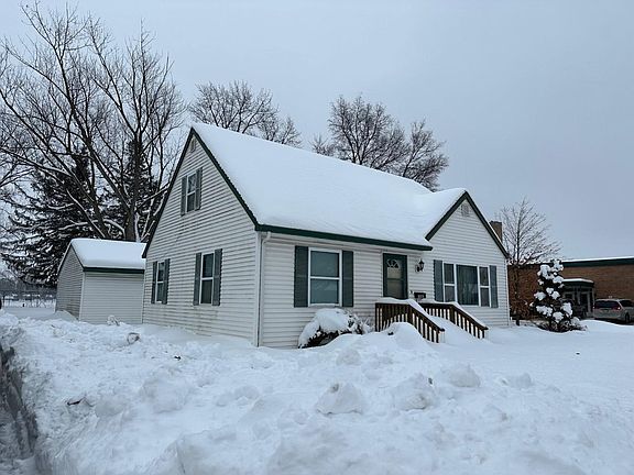 4th image of 702 N Armstrong Ave