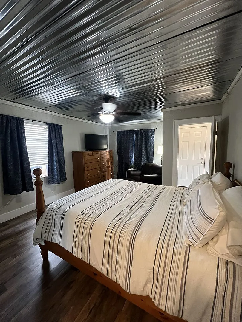 Welcome to your Fully Furnished retreat in Linden, Texas! — Photo 3
