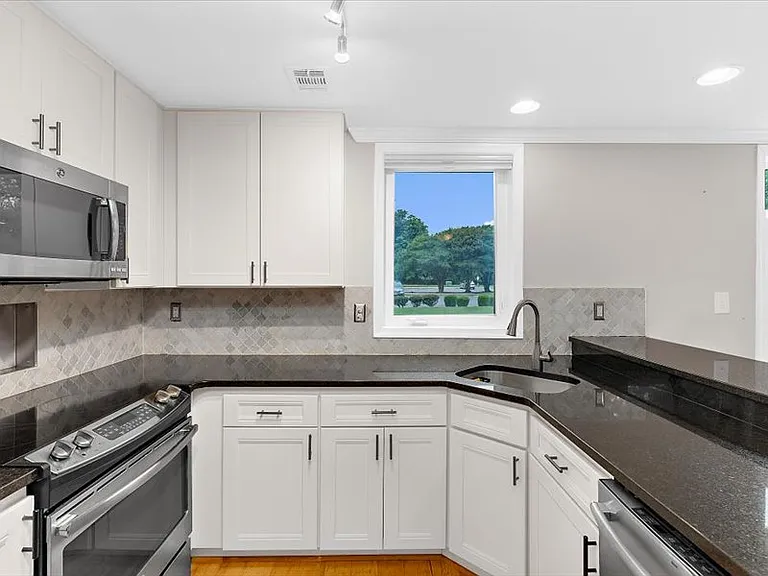 1134 Lake Heron Dr #1B — Photo 4