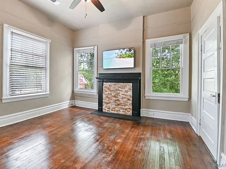 264 E Fairview Ave — Photo 39