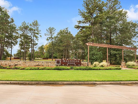 Beautiful home in Magnolia Ridge Subdivision