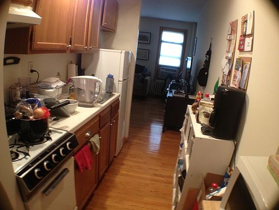 2nd image of 337 E 88th St APT 2A