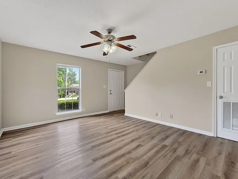 Martha Lane-461/471 (x8) — Photo 11