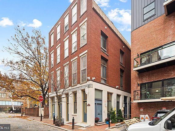 3rd image of 210 Church St #1J
