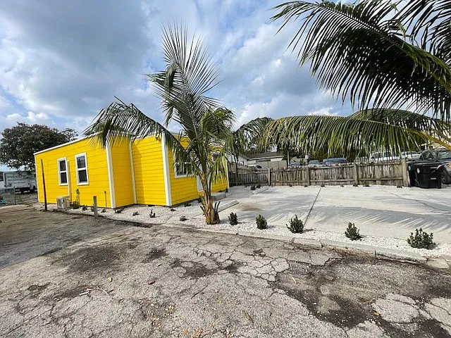 413 North E Street Lake Worth Beach, FL — Photo 2