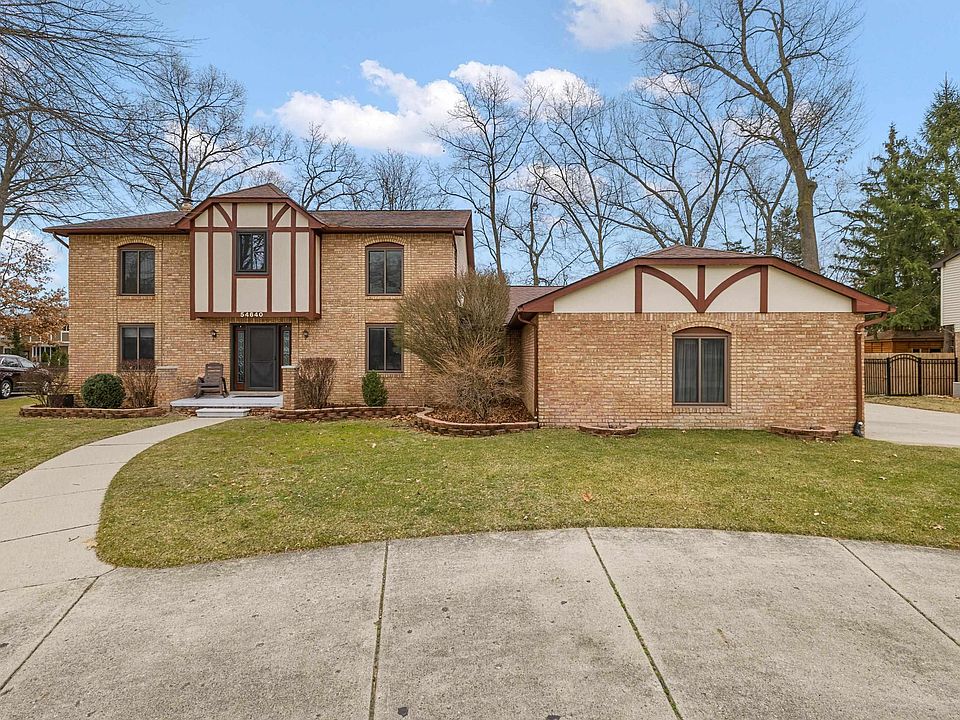 1st image of 54640 Iroquois Ln