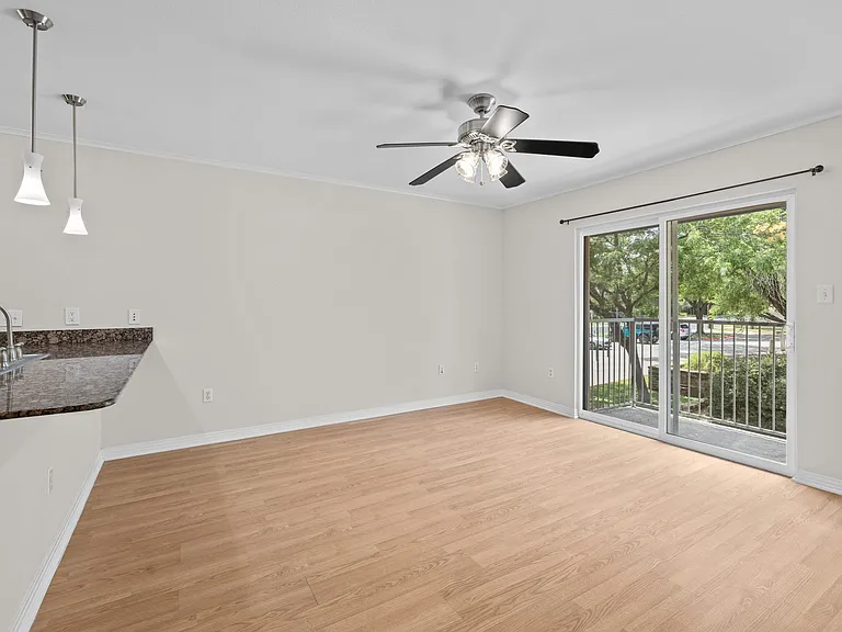 1422 Collier St #206 — Photo 9