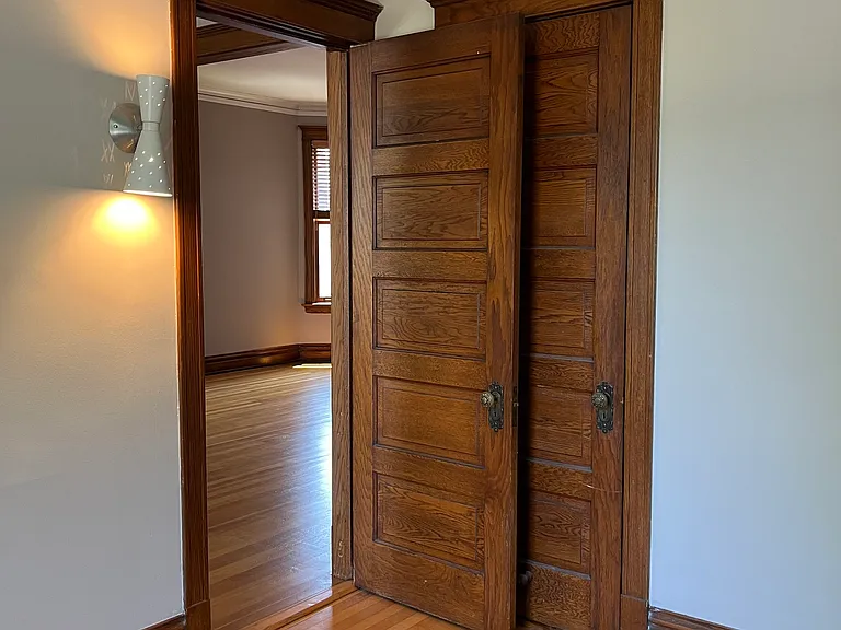 1925 W Eddy St #2 — Photo 14