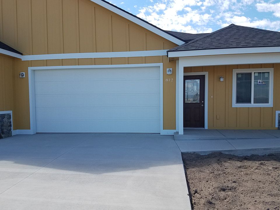 1st image of 812 Foxglove Dr