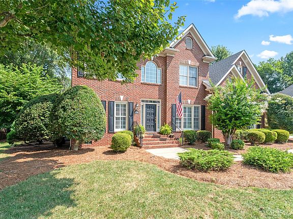 3rd image of 10311 Lady Grace Ln