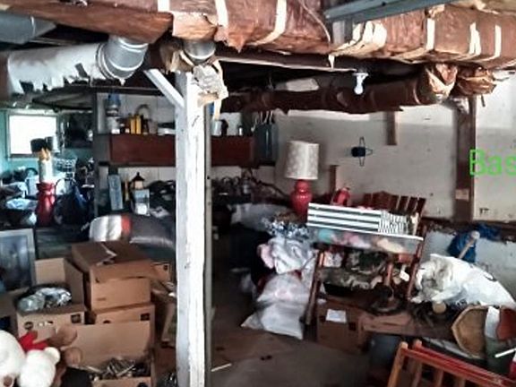 5th image of 319 Main St