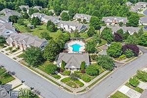 5th image of 613 Village Lake Dr