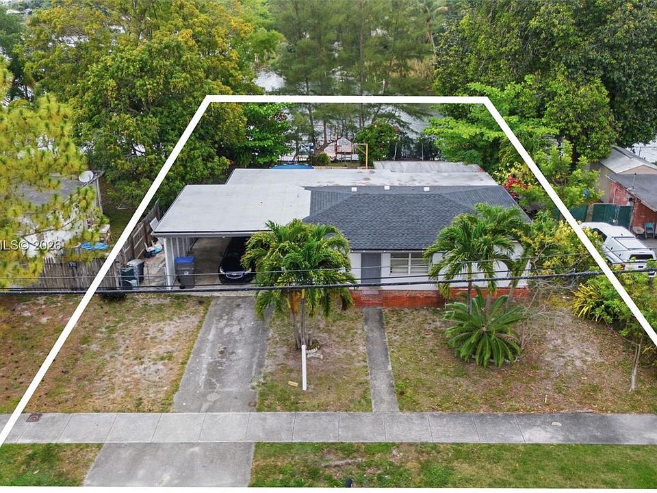 1st image of 4621 SW 31st Dr