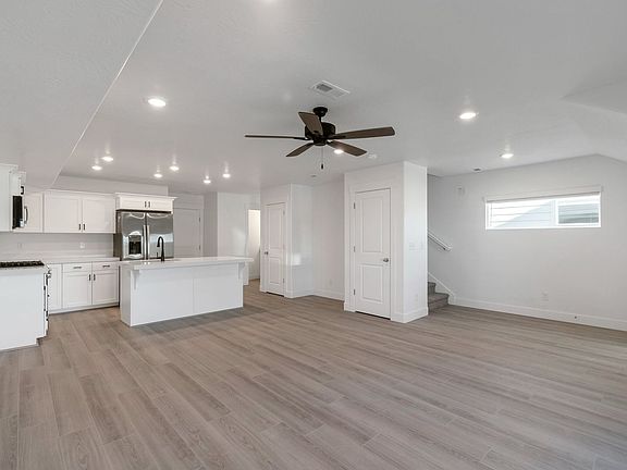 5th image of 1398 N Meadow Ln