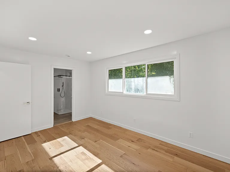 40 Leafwood Cir #42 — Photo 14
