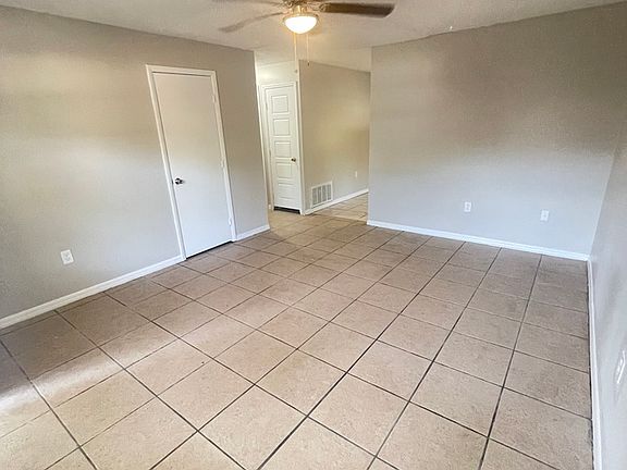 4th image of 1102 Birchwood Ct APT 1