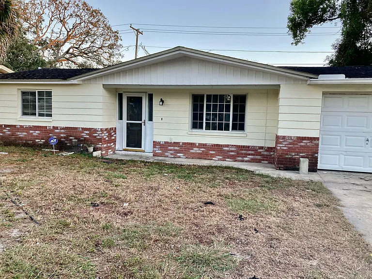 4338 Beacon Square Dr — Photo 1