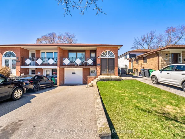 877 Consort Cres, Mississauga, ON L5C 1J8