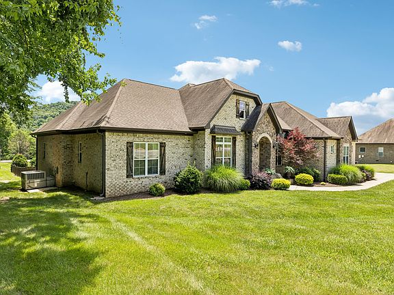 3rd image of 3926 Amanda Beth Ct