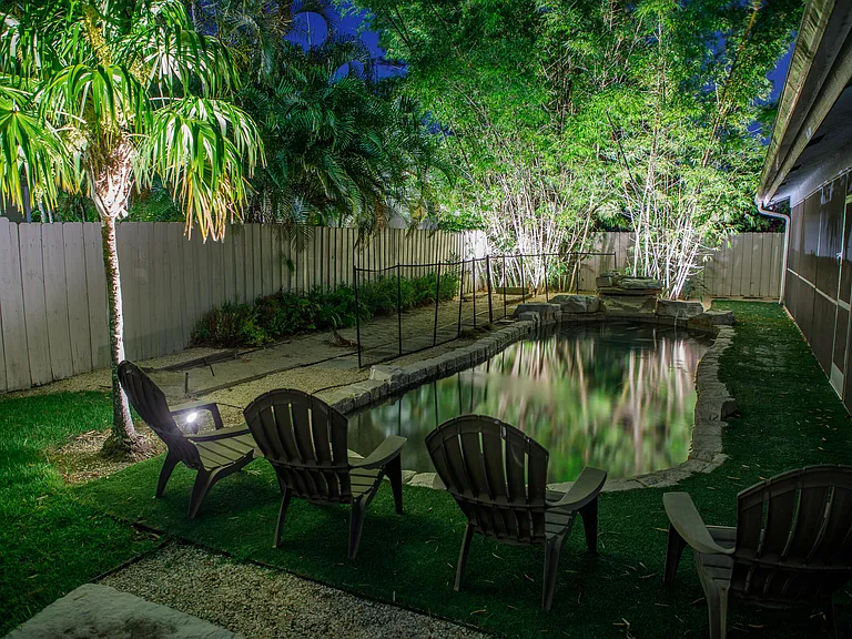 900 Cosmos Ct — Photo 38