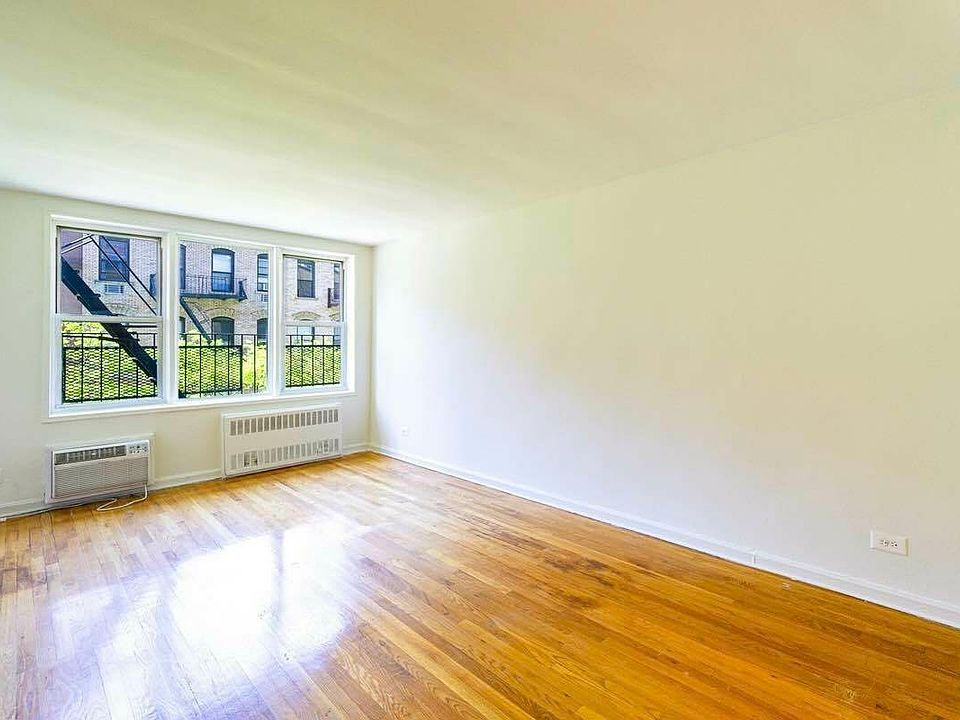 1st image of 150 E 30th St APT 4E