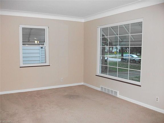 4th image of 7061 Parma Park Blvd
