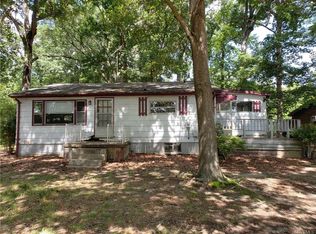 13704 Golf Course Rd, Chester, VA 23836