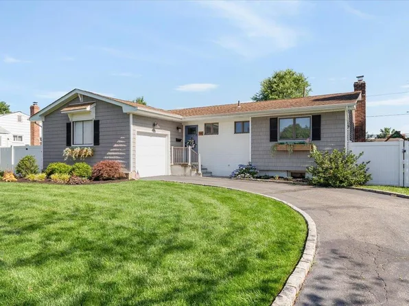 44 Havemeyer Lane, Commack, NY 11725