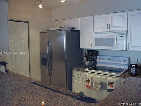 4th image of 1155 Brickell Bay Dr APT 3306