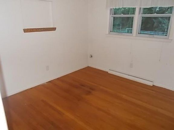 4th image of 2487 Leslie Dr