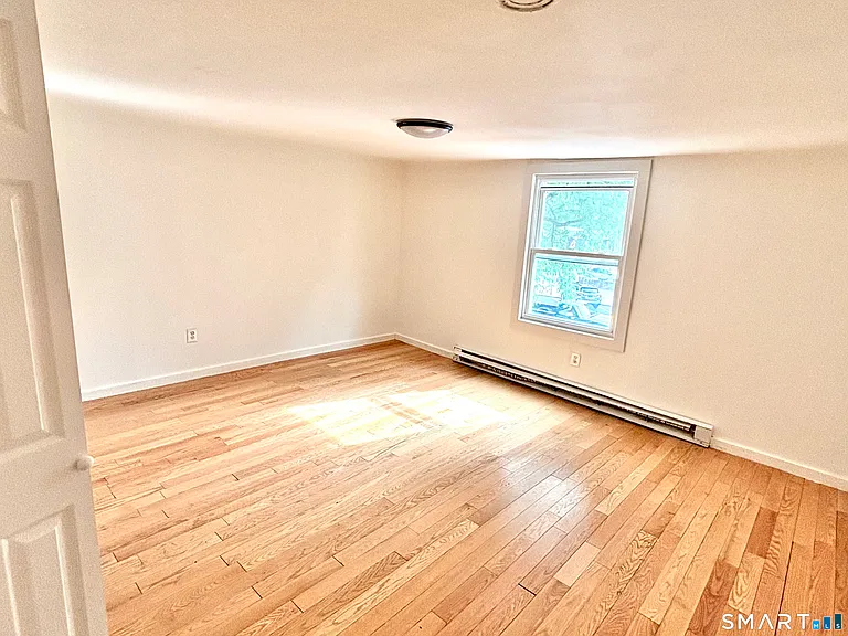 582 Main St — Photo 7