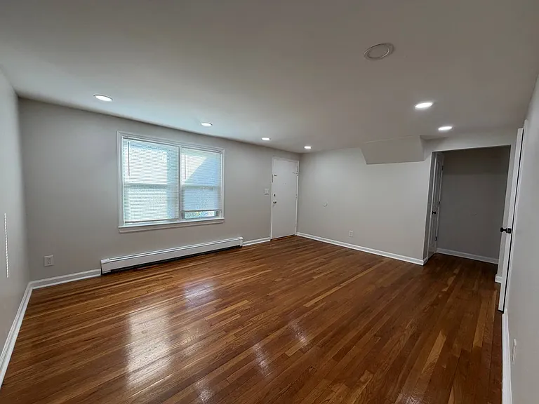 39 Hawthorne Dr #1 — Photo 22