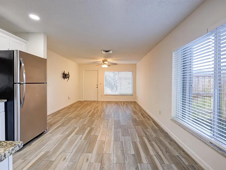 947 Fra Mar Pl — Photo 10