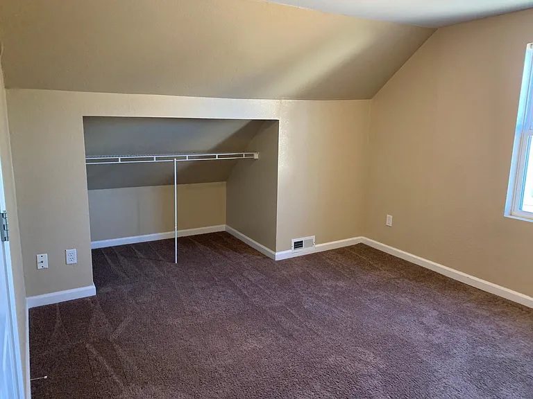 306 W Ash St — Photo 9