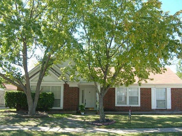 1st image of 727 Sewell Dr