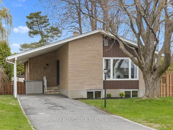 19 Spring Garden Ave, Ottawa, ON K2G 3B1
