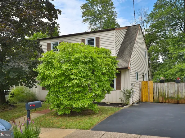 2828 Phipps Ave, Willow Grove, PA 19090