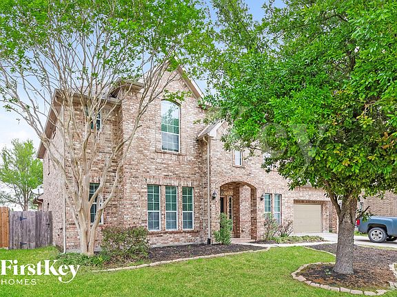 2nd image of 2807 Angela Way Dr