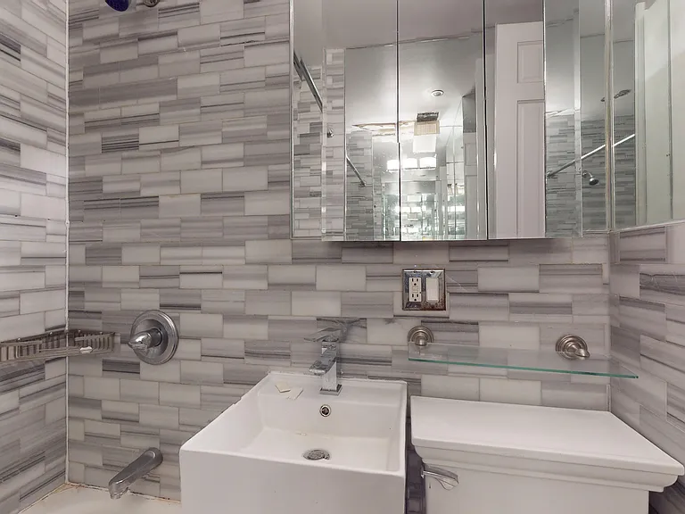 724 10th Ave #3B — Photo 12