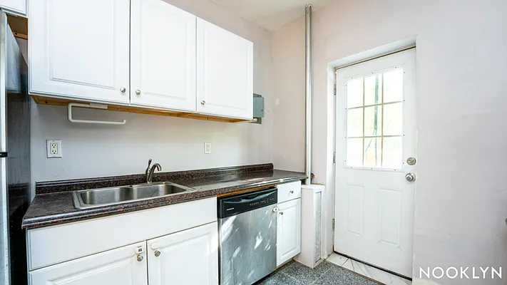 Rented by Nooklyn NYC LLC | media 18